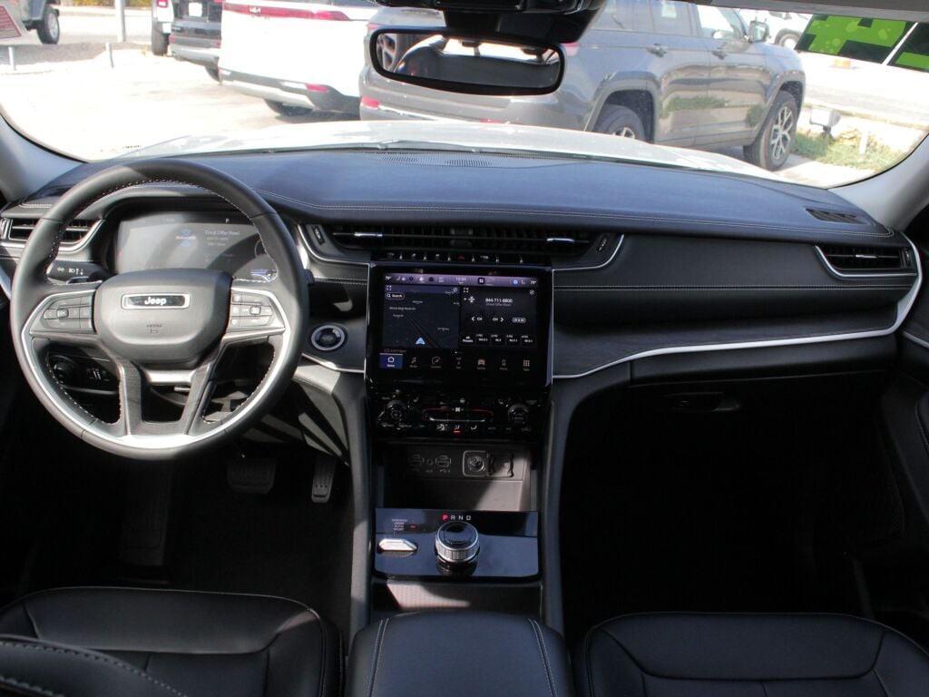 used 2024 Jeep Grand Cherokee car, priced at $37,900