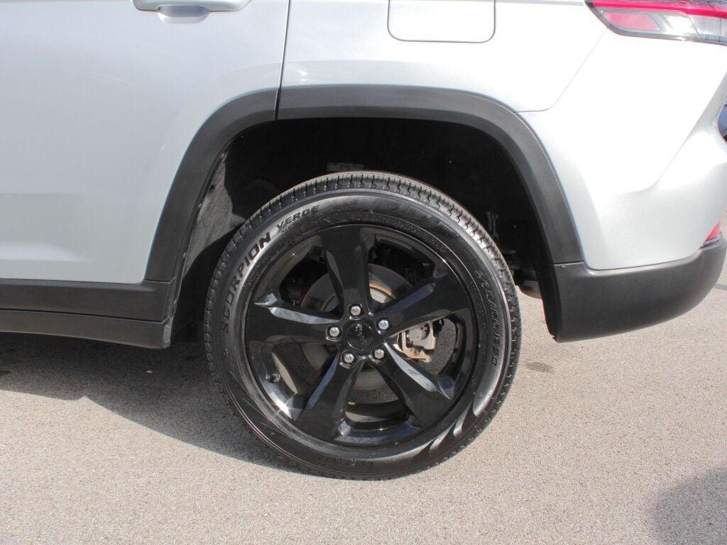 used 2024 Jeep Grand Cherokee car, priced at $37,900