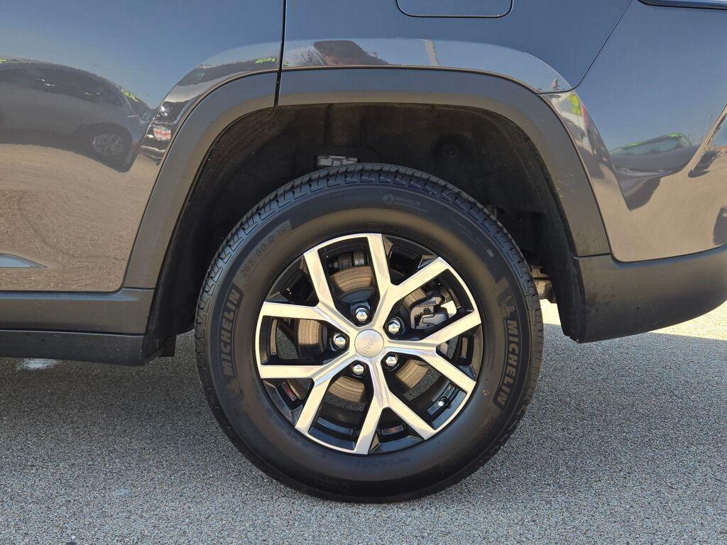 used 2024 Jeep Grand Cherokee car, priced at $39,900