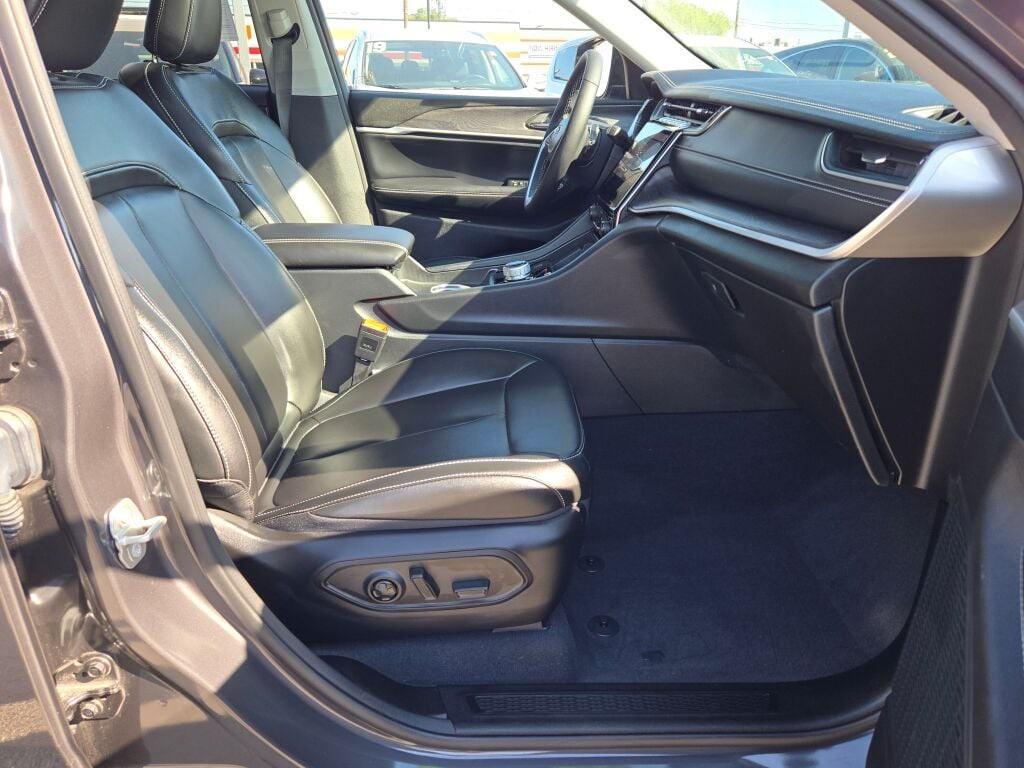 used 2024 Jeep Grand Cherokee car, priced at $39,900