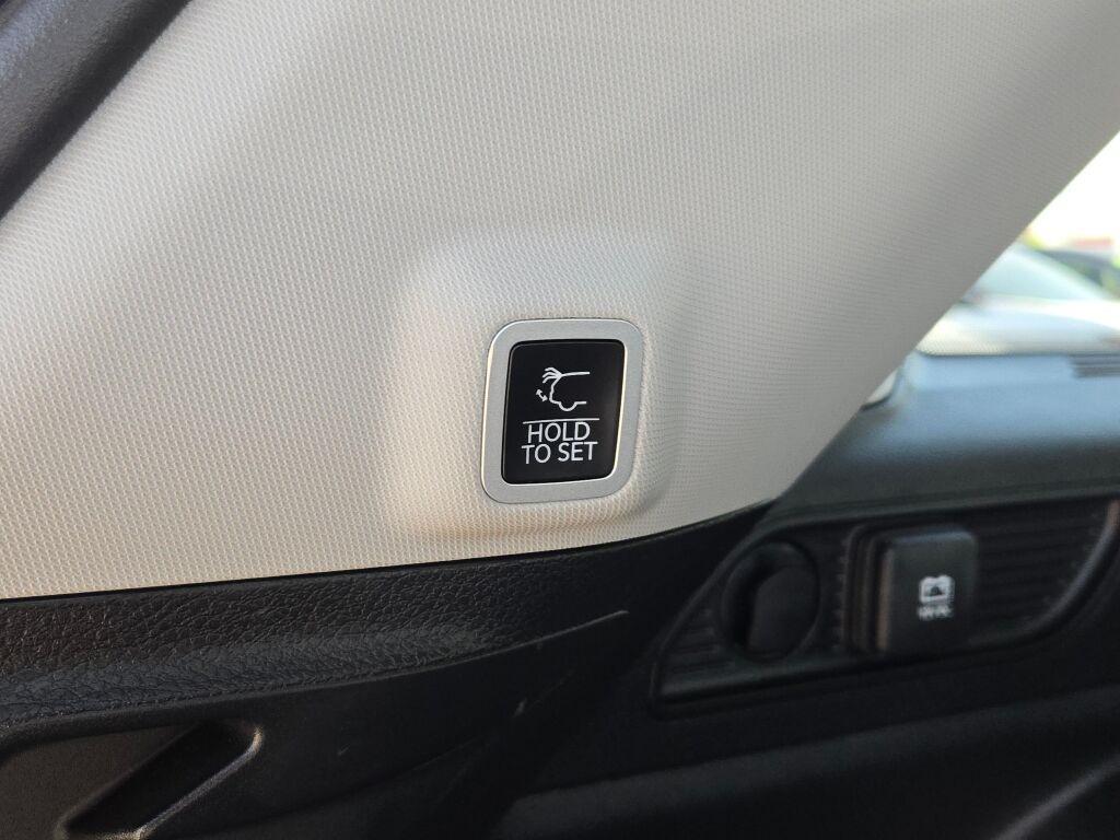 used 2024 Jeep Grand Cherokee car, priced at $39,900