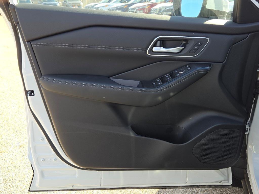 new 2026 Nissan Rogue car, priced at $43,285