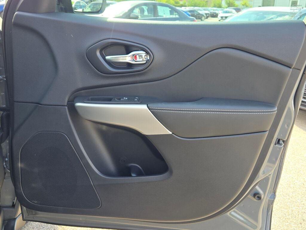 used 2022 Jeep Cherokee car, priced at $24,400