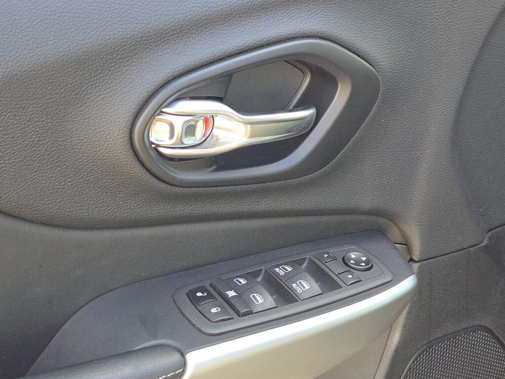 used 2022 Jeep Cherokee car, priced at $24,400