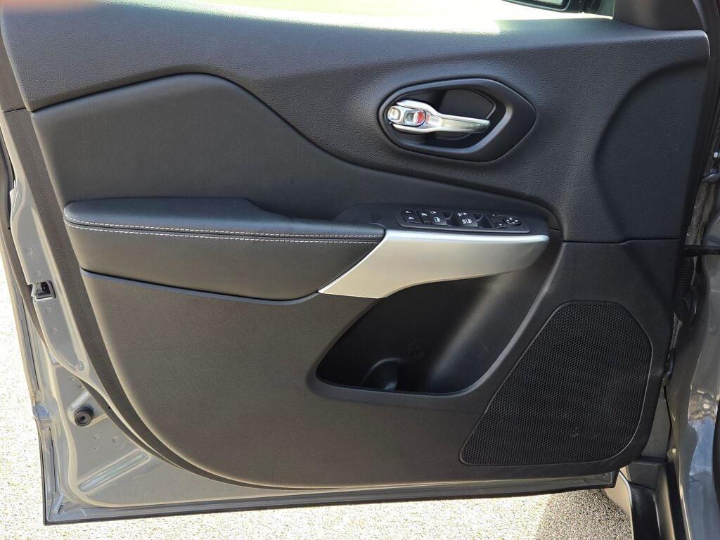 used 2022 Jeep Cherokee car, priced at $24,400