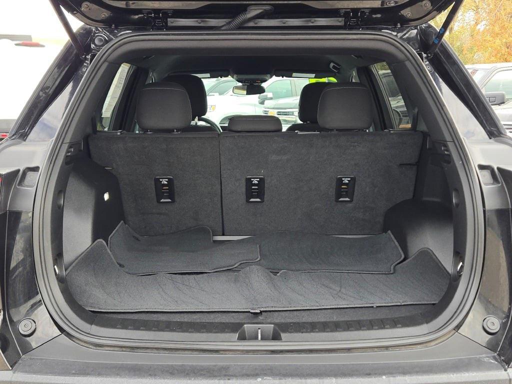 used 2025 Chevrolet Equinox car, priced at $28,000