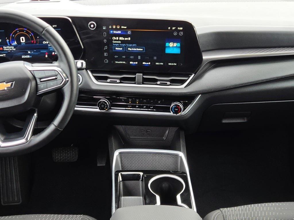 used 2025 Chevrolet Equinox car, priced at $28,000