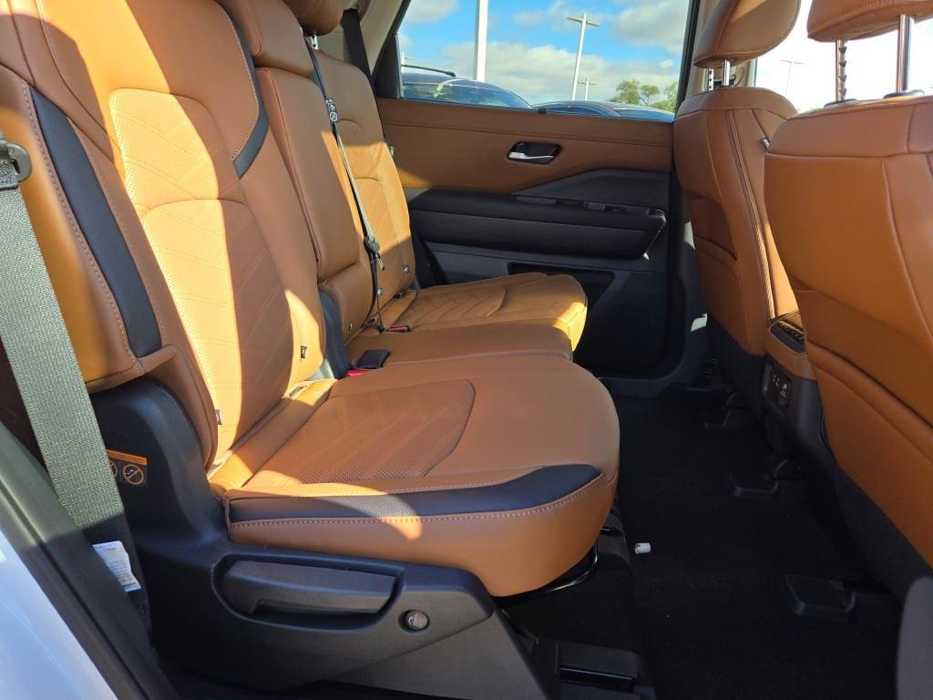 new 2025 Nissan Pathfinder car, priced at $53,950