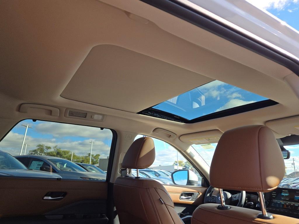 new 2025 Nissan Pathfinder car, priced at $53,950