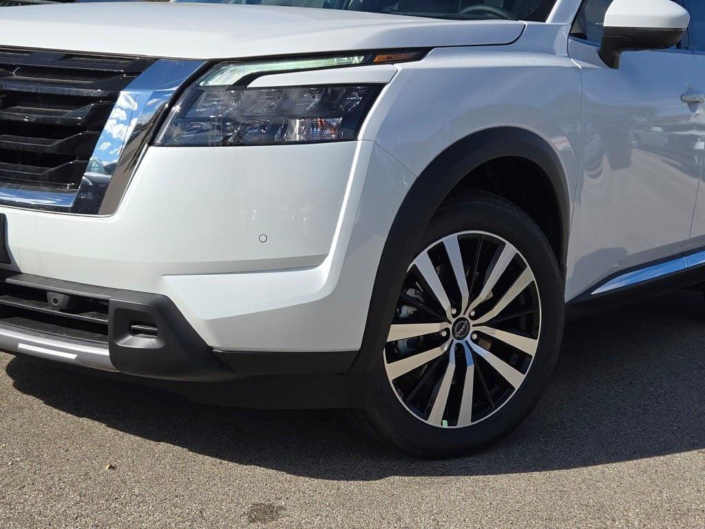 new 2025 Nissan Pathfinder car, priced at $53,950