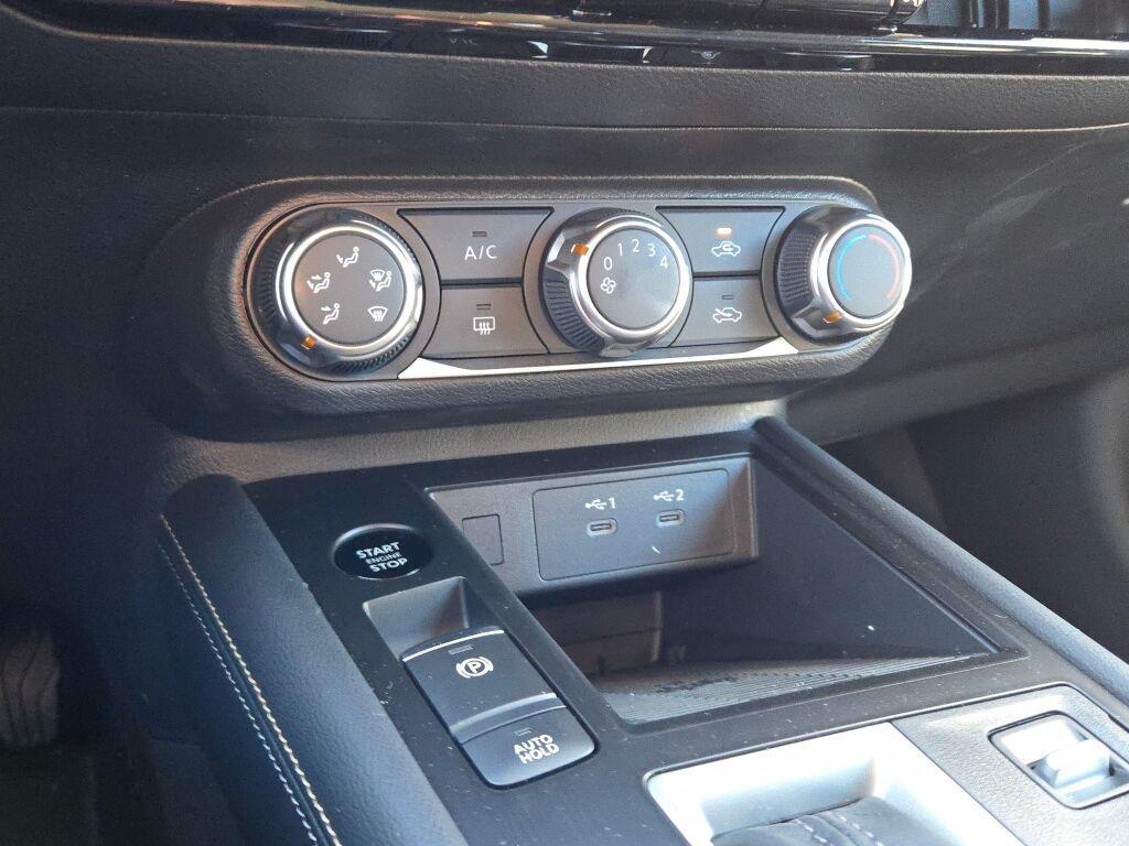 new 2025 Nissan Kicks car, priced at $27,810