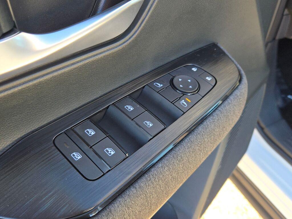 new 2025 Nissan Kicks car, priced at $27,810