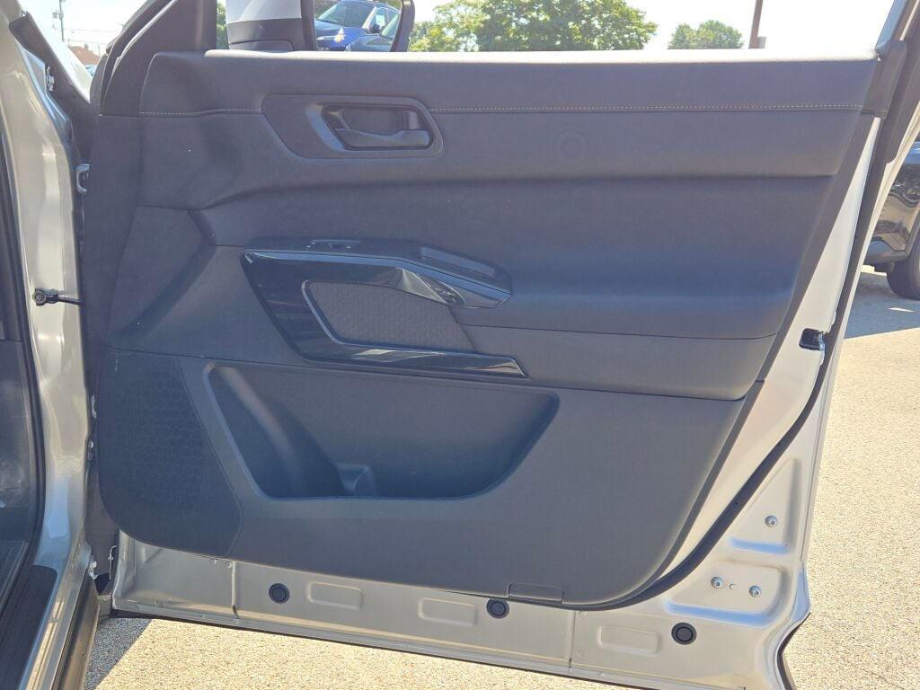 new 2025 Nissan Pathfinder car, priced at $43,775