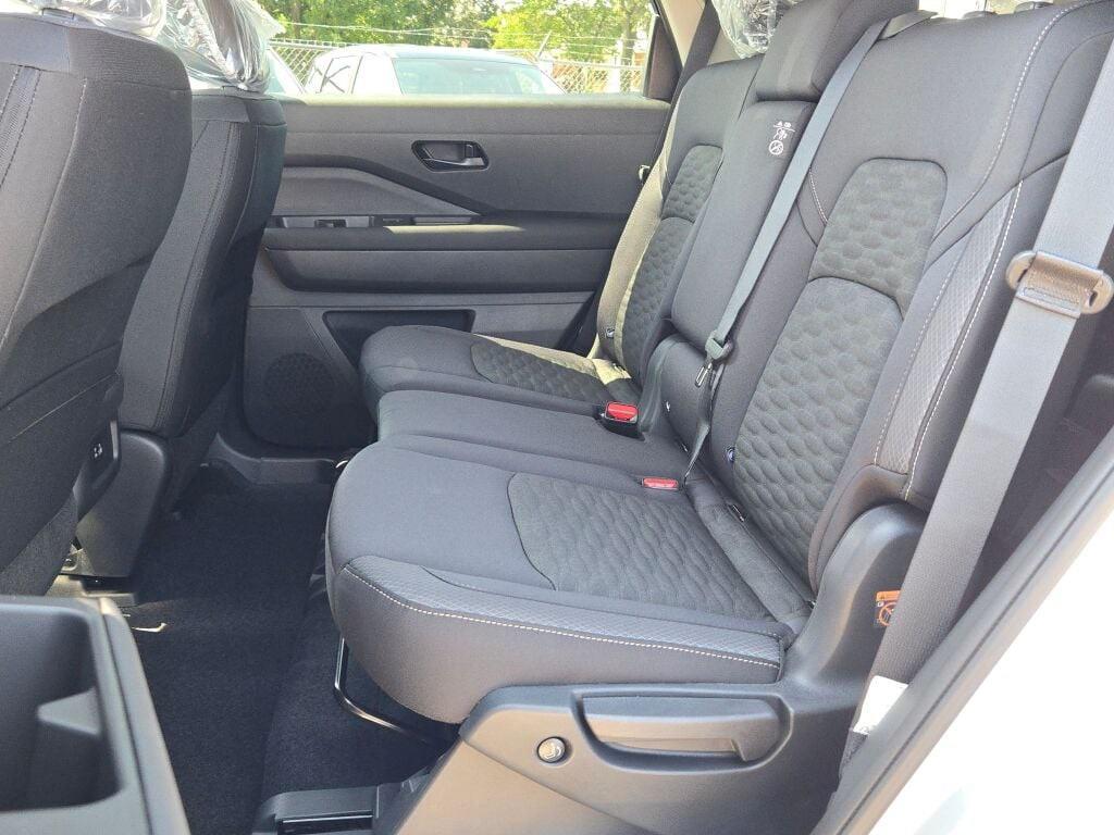 new 2025 Nissan Pathfinder car, priced at $43,775