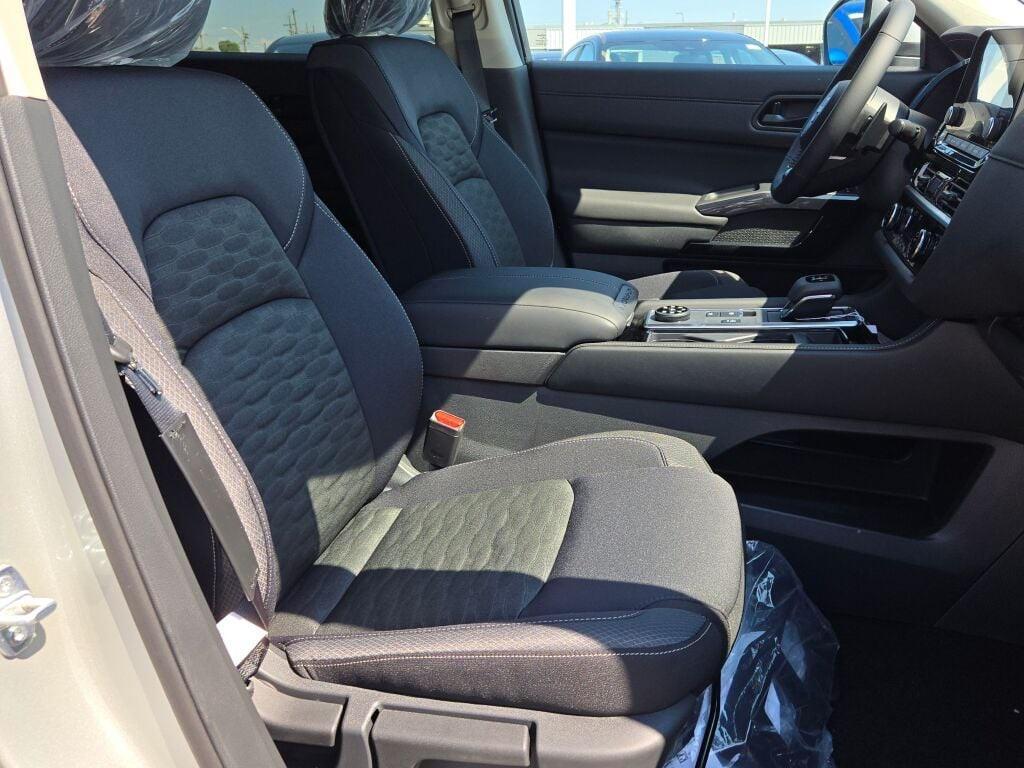 new 2025 Nissan Pathfinder car, priced at $43,775