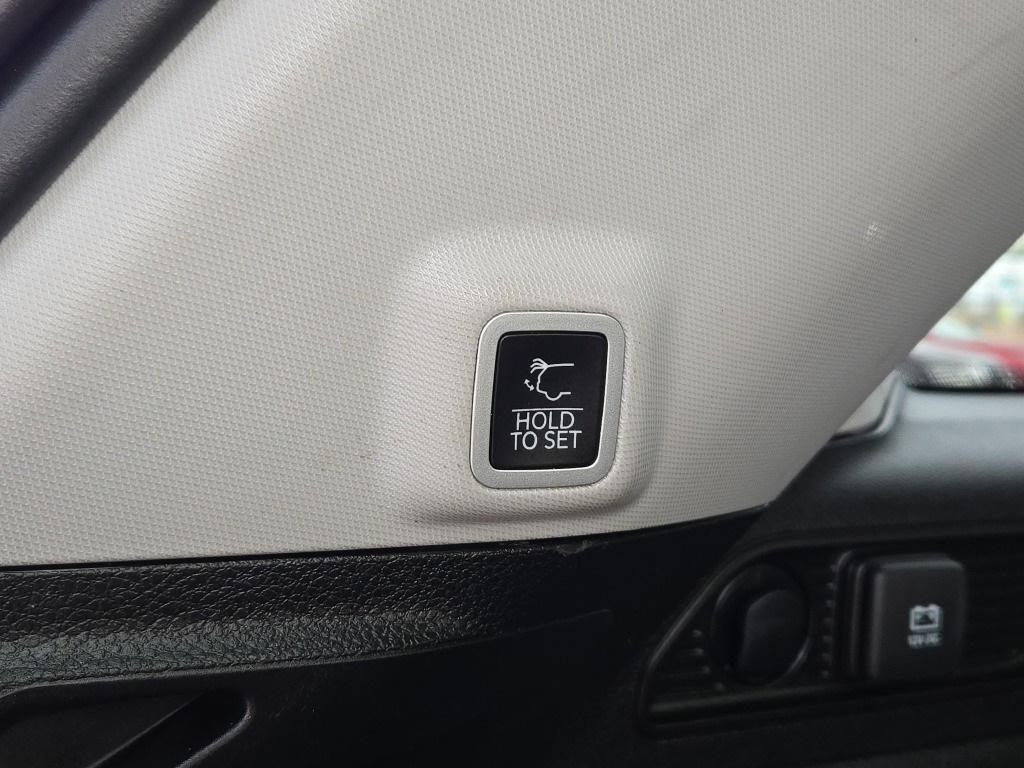 used 2023 Jeep Grand Cherokee car, priced at $33,000