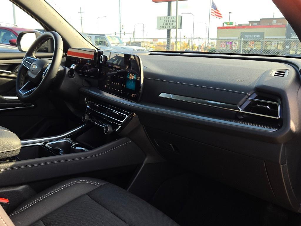 used 2025 Chevrolet Traverse car, priced at $39,000