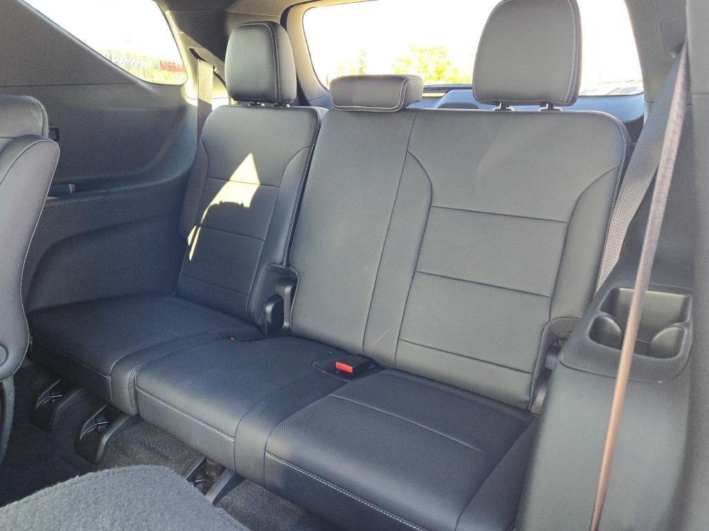 used 2025 Chevrolet Traverse car, priced at $39,000