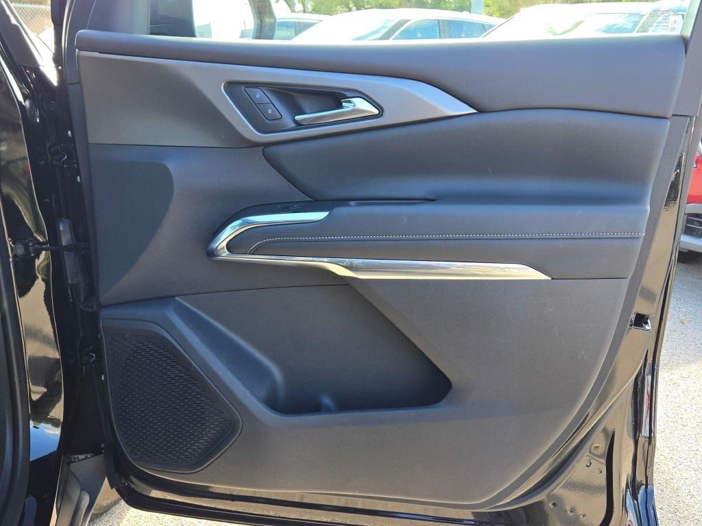 used 2025 Chevrolet Traverse car, priced at $39,000