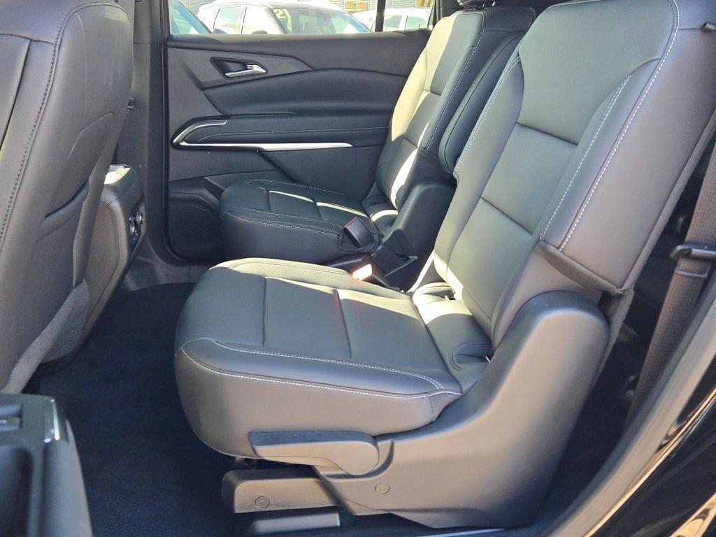 used 2025 Chevrolet Traverse car, priced at $39,000