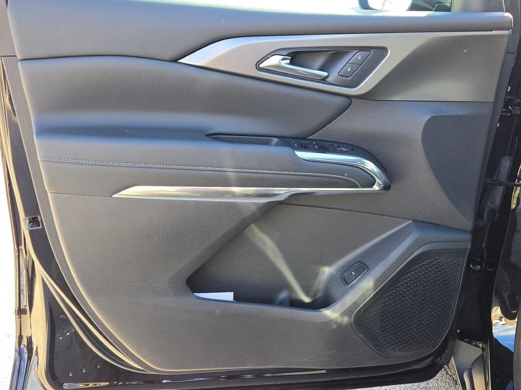 used 2025 Chevrolet Traverse car, priced at $39,000