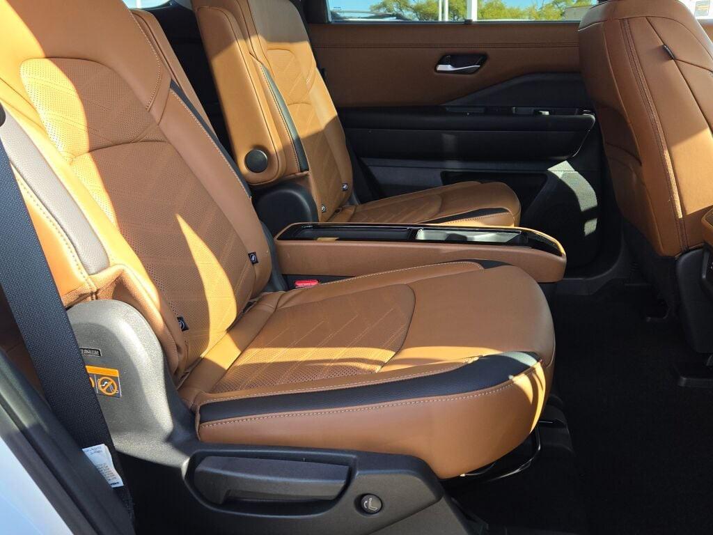 new 2025 Nissan Pathfinder car, priced at $55,205