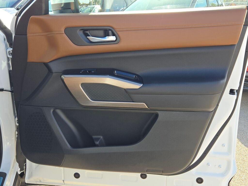 new 2025 Nissan Pathfinder car, priced at $55,205