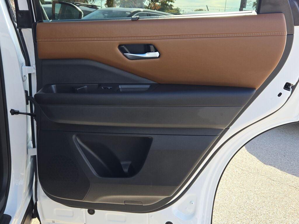 new 2025 Nissan Pathfinder car, priced at $55,205