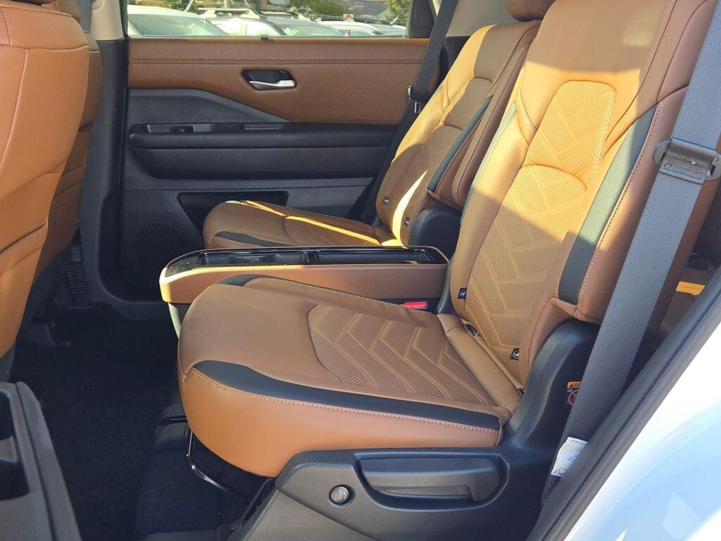 new 2025 Nissan Pathfinder car, priced at $55,205