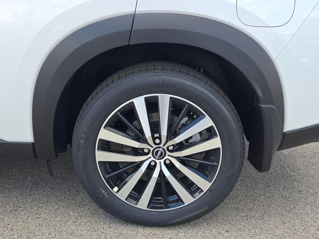 new 2025 Nissan Pathfinder car, priced at $54,500