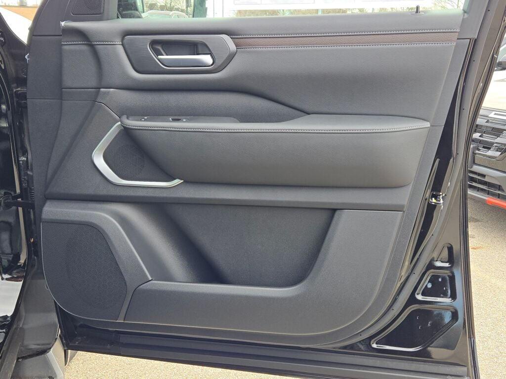 new 2025 Nissan Armada car, priced at $72,254