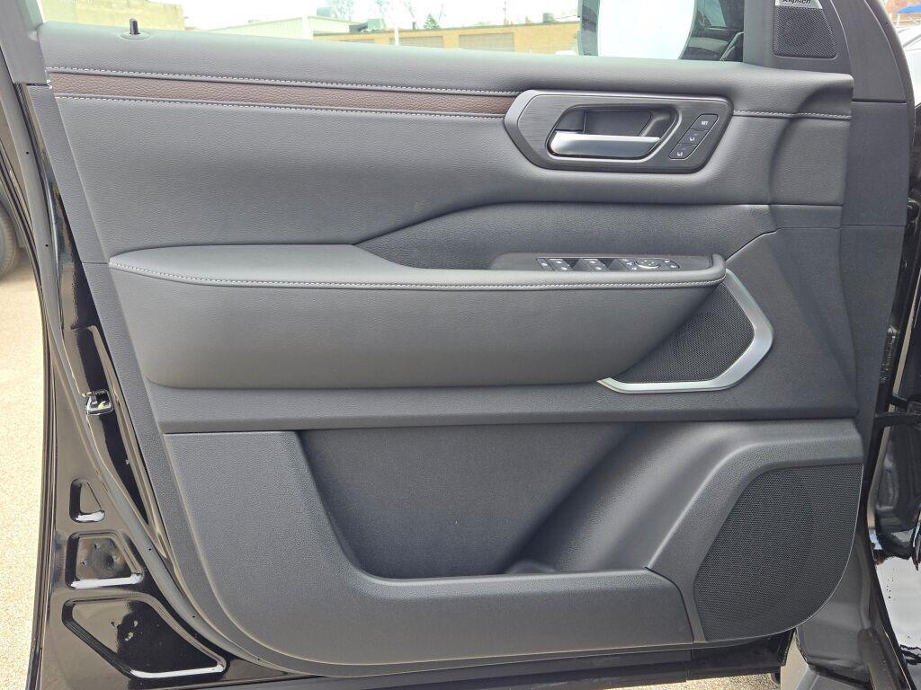 new 2025 Nissan Armada car, priced at $72,254