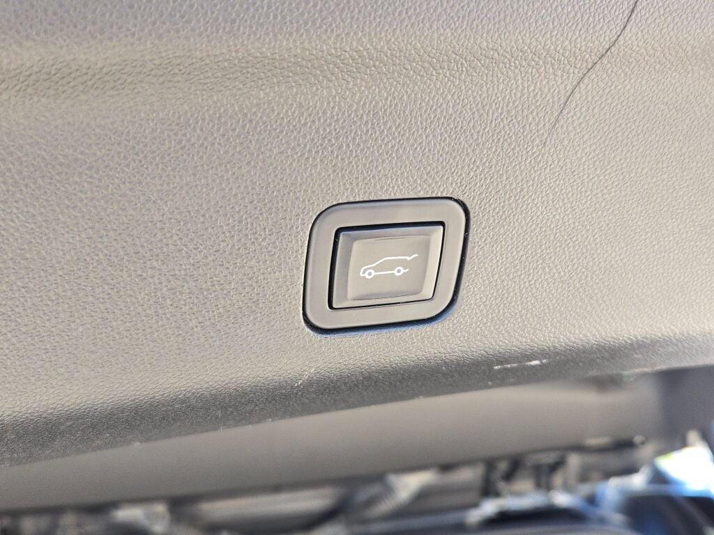 used 2023 Chevrolet Tahoe car, priced at $43,000