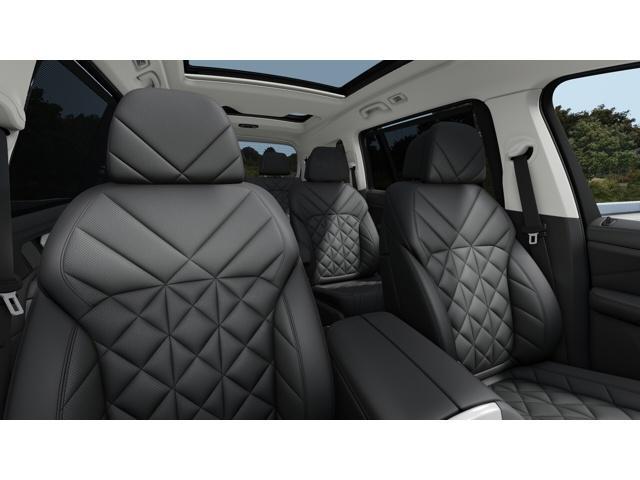 new 2026 BMW X7 car, priced at $92,190
