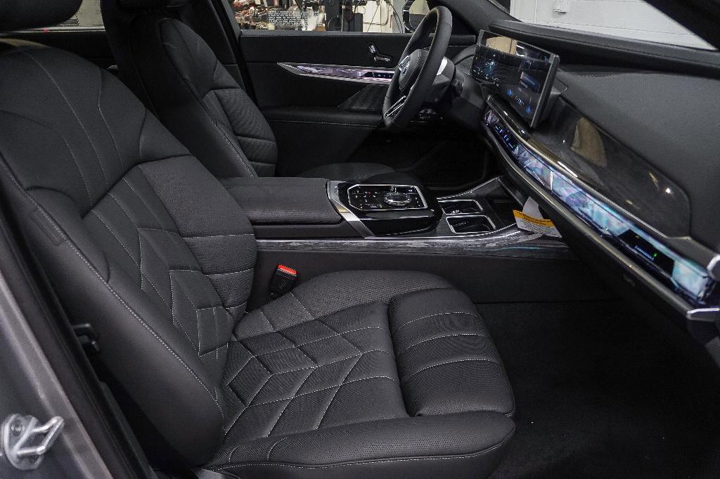 new 2025 BMW i7 car, priced at $115,775