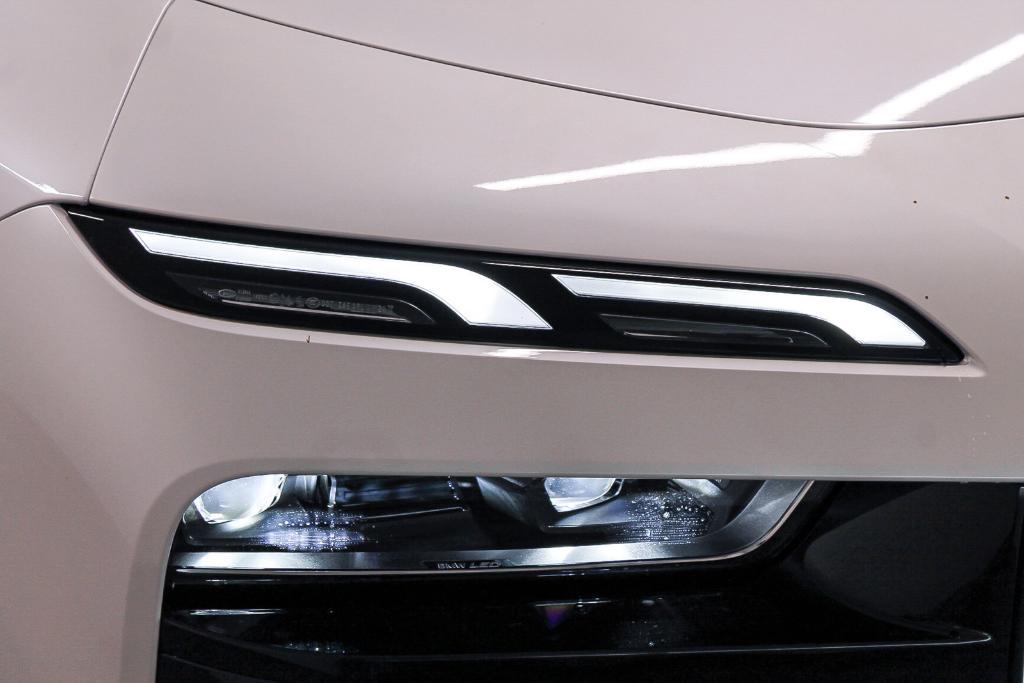 new 2025 BMW i7 car, priced at $134,175
