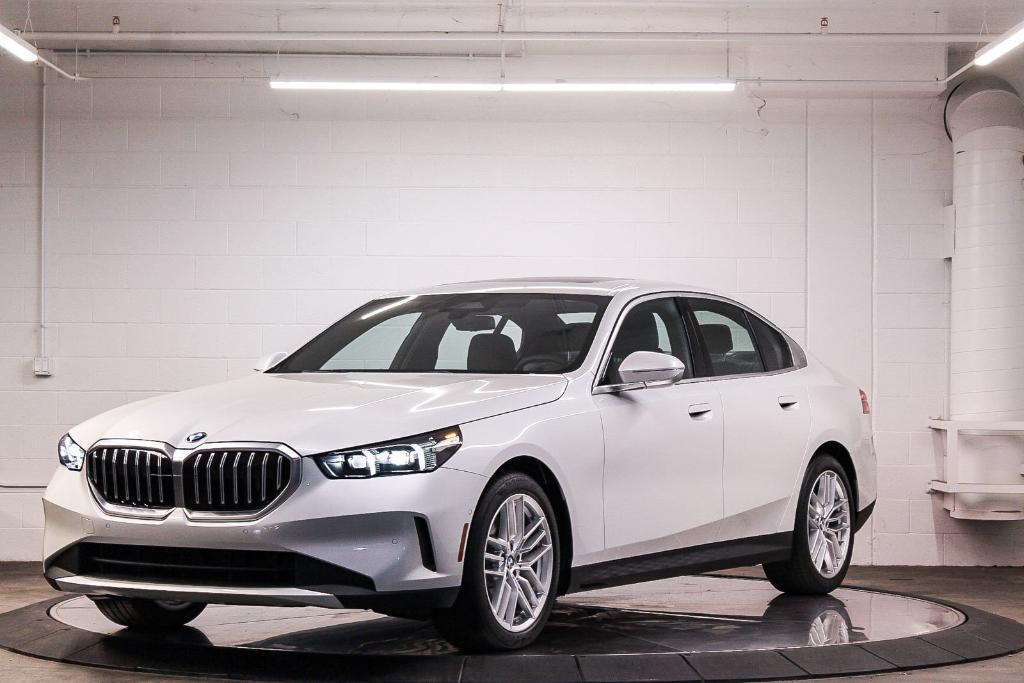 new 2024 BMW 540 car, priced at $67,295