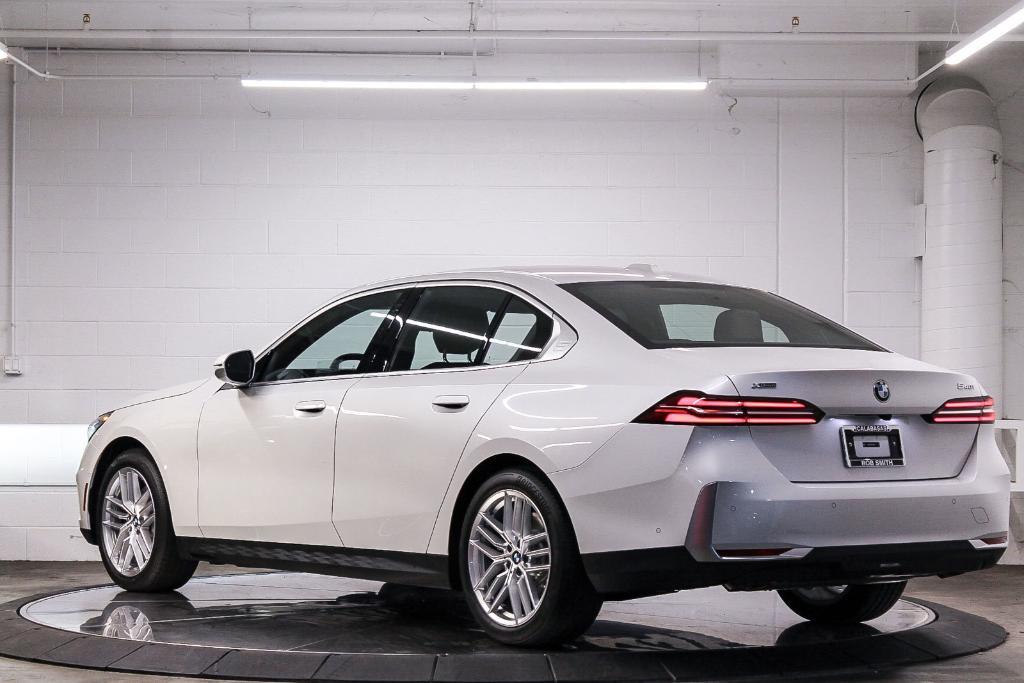 new 2024 BMW 540 car, priced at $67,295