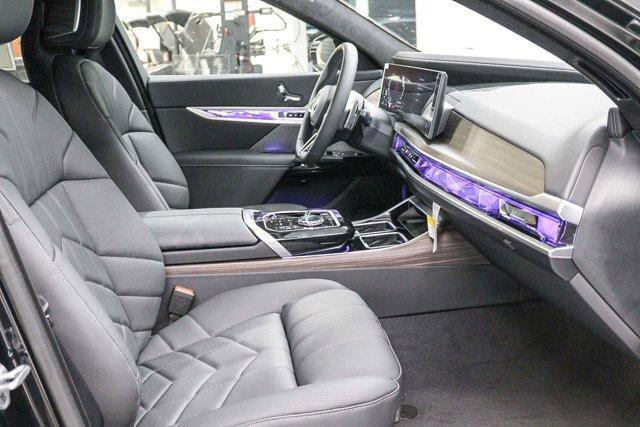 new 2025 BMW 760 car, priced at $130,675