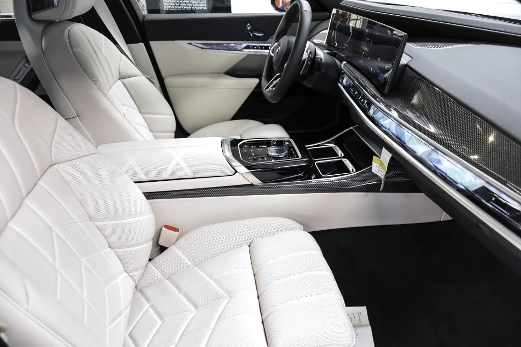 new 2024 BMW 760 car, priced at $133,375