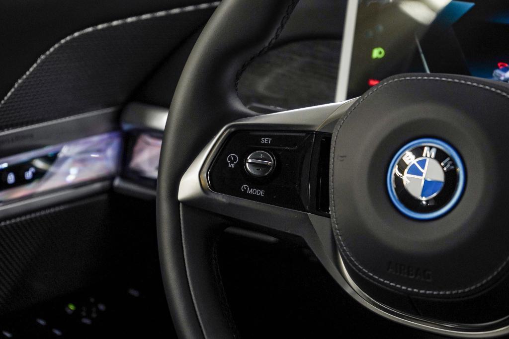 new 2025 BMW i7 car, priced at $109,795