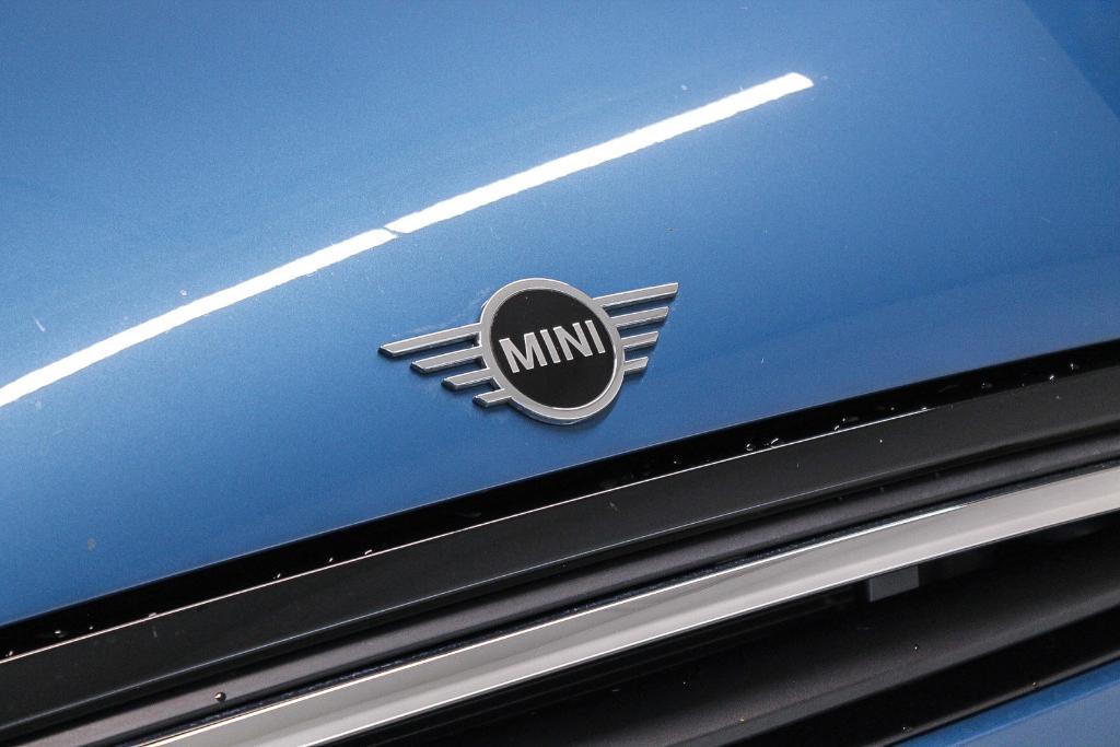 used 2024 MINI Hardtop car, priced at $27,498