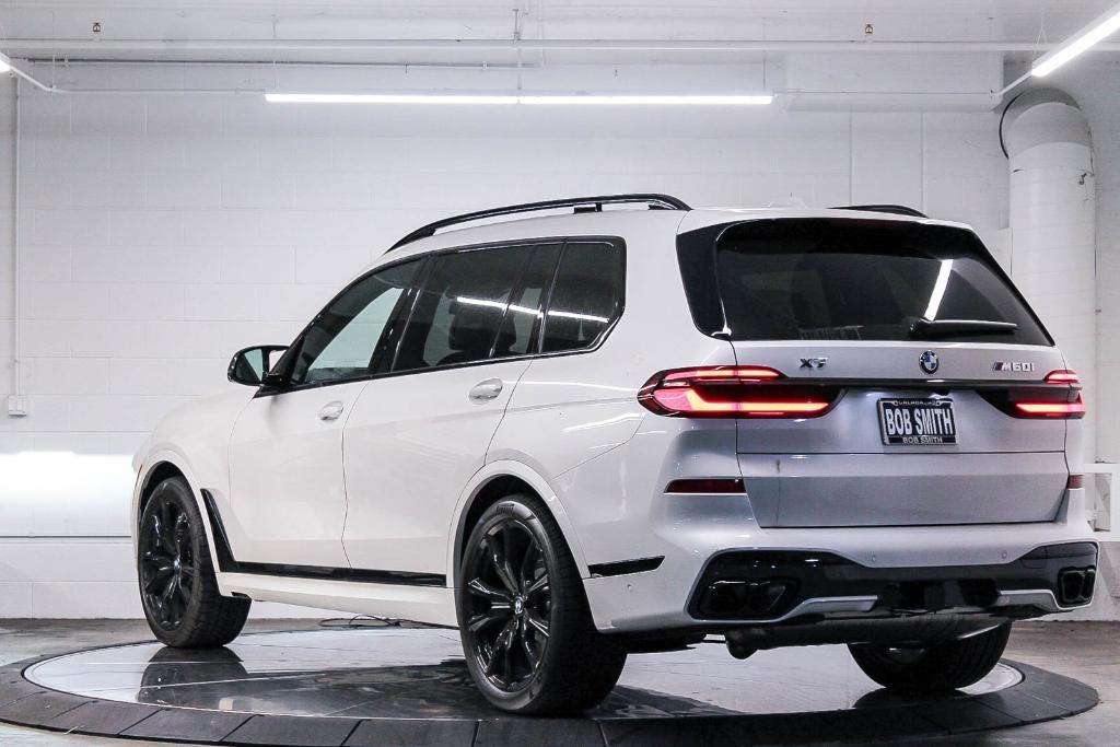 new 2025 BMW X7 car, priced at $118,020