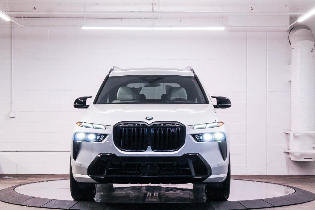 new 2025 BMW X7 car, priced at $118,020