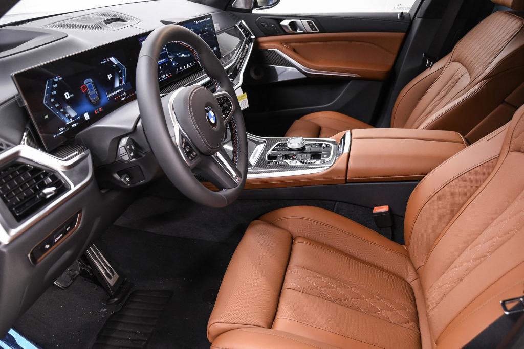 new 2025 BMW X7 car, priced at $130,225