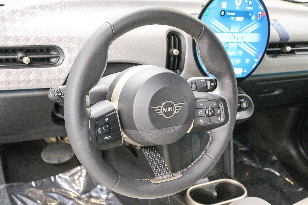 used 2025 MINI Hardtop car, priced at $33,991