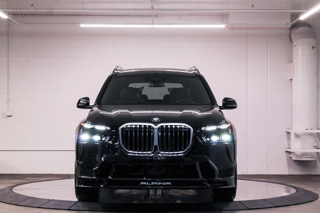 new 2025 BMW X7 car, priced at $157,645