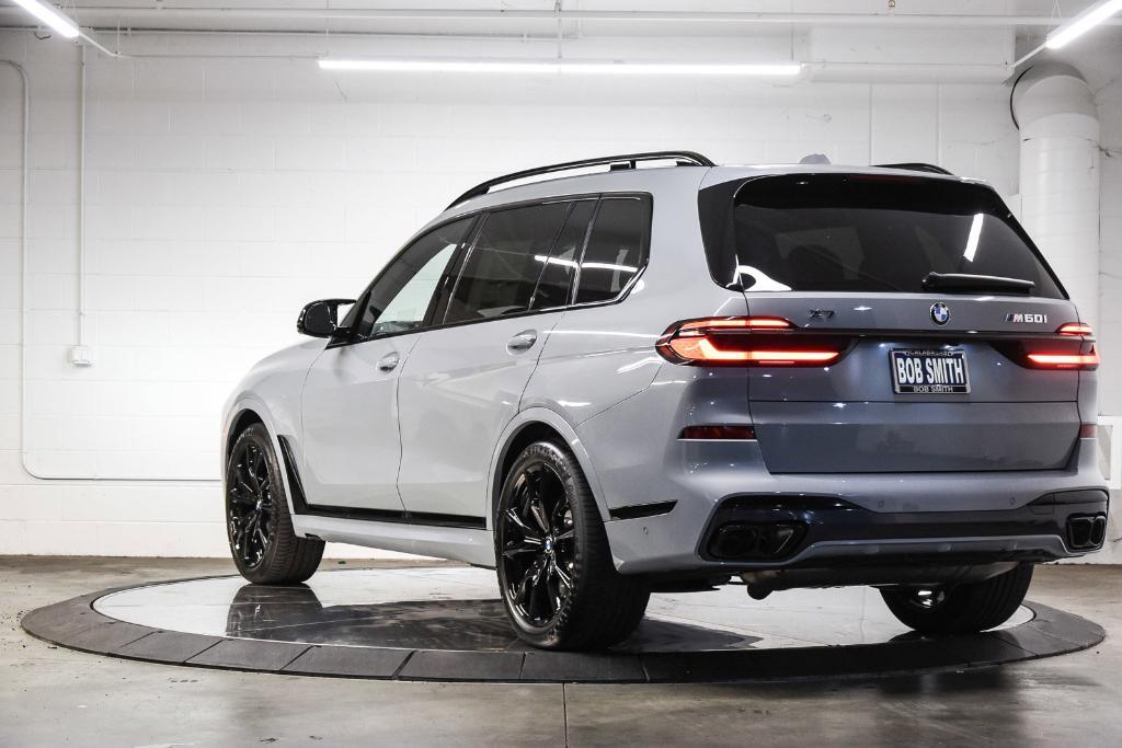 new 2025 BMW X7 car, priced at $117,420