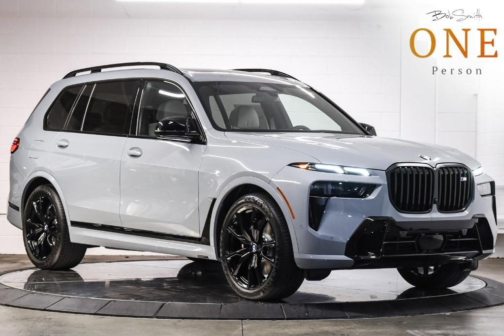 new 2025 BMW X7 car, priced at $117,420