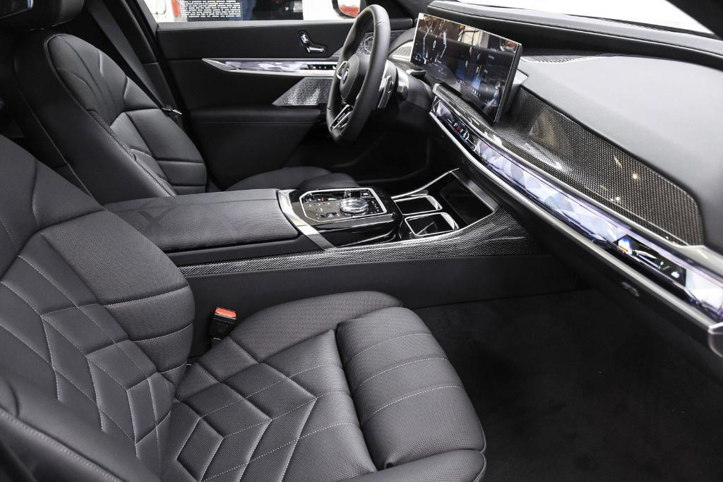 new 2024 BMW 760 car, priced at $143,925
